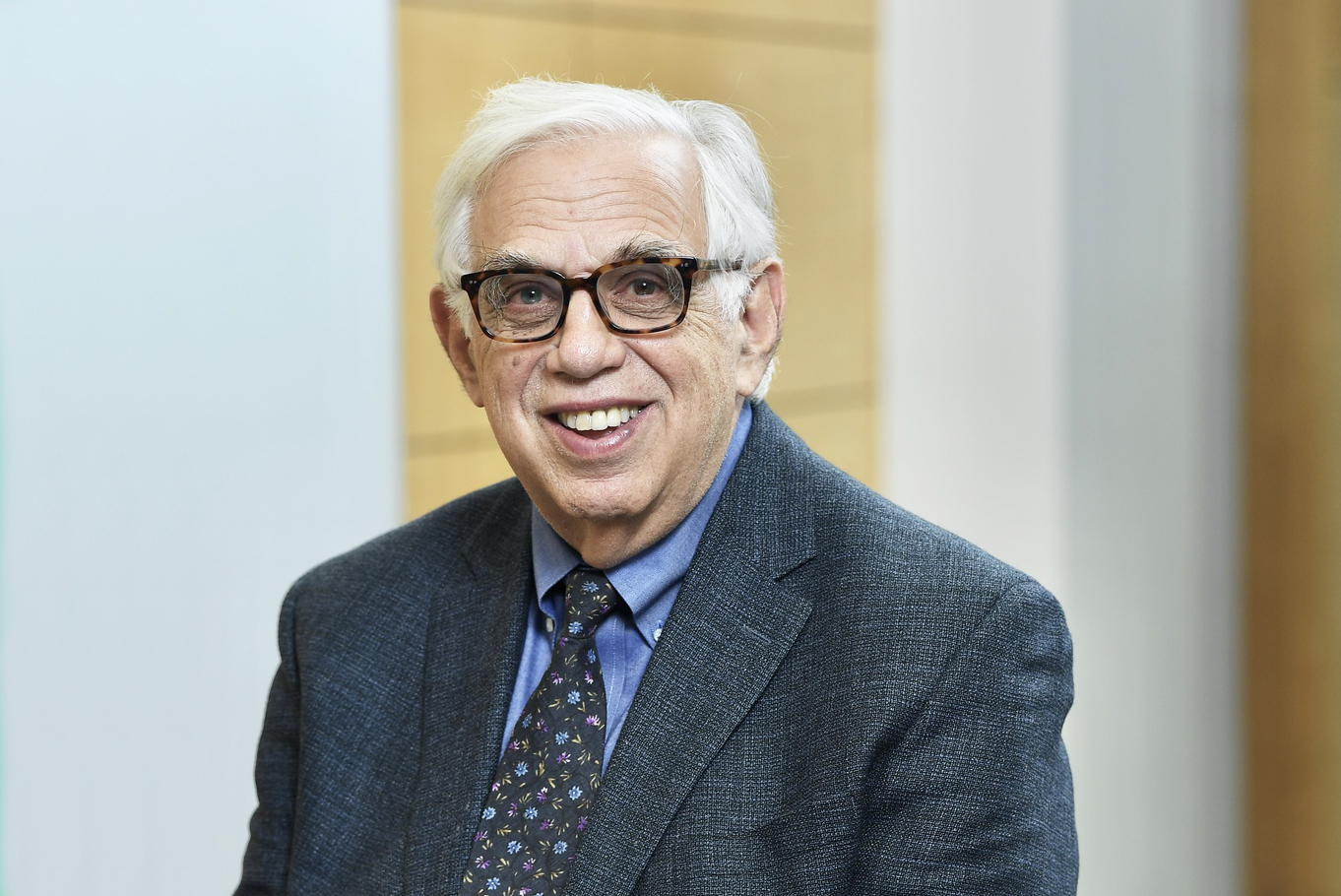 Headshot of Michael Mushlin.